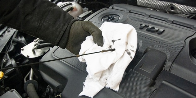 Quels sont les "postes de contrôle" à entretenir sur une voiture essence ?